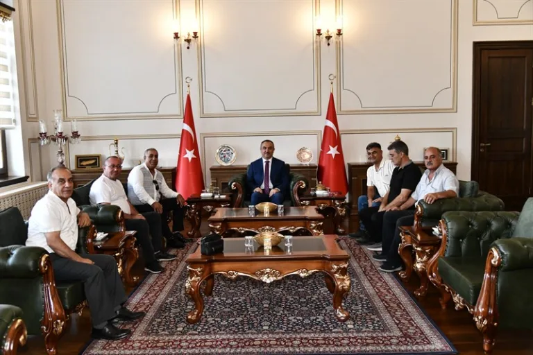 Iğdırlılar Derneği Başkan ve Üyelerinden Vali Soytürk’e Ziyaret