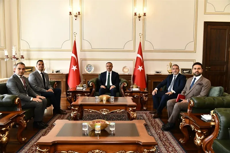 Kutes Metal Yönetim Kurulu Başkanı Ali Esat Kutmangil’den Vali Recep Soytürk’e Ziyaret Kutes Metal Yönetim Kurulu Başkanı Ali Esat Kutmangil’den Vali Recep Soytürk’e Ziyaret