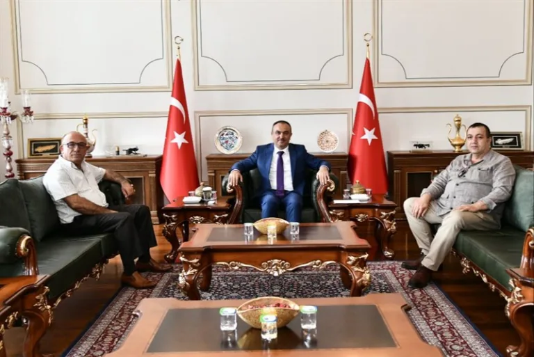 Lüleburgaz Karadenizliler Derneği Başkanı ve Dernek Üyesi’nden Vali Soytürk’e Ziyaret