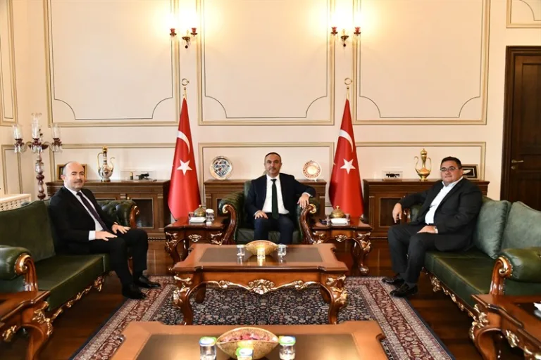Muratlı Kaymakamı Bülent Uygur ve Hayırsever İş İnsanı Kemal Darcan Vali Recep Soytürk’ü Ziyaret Etti