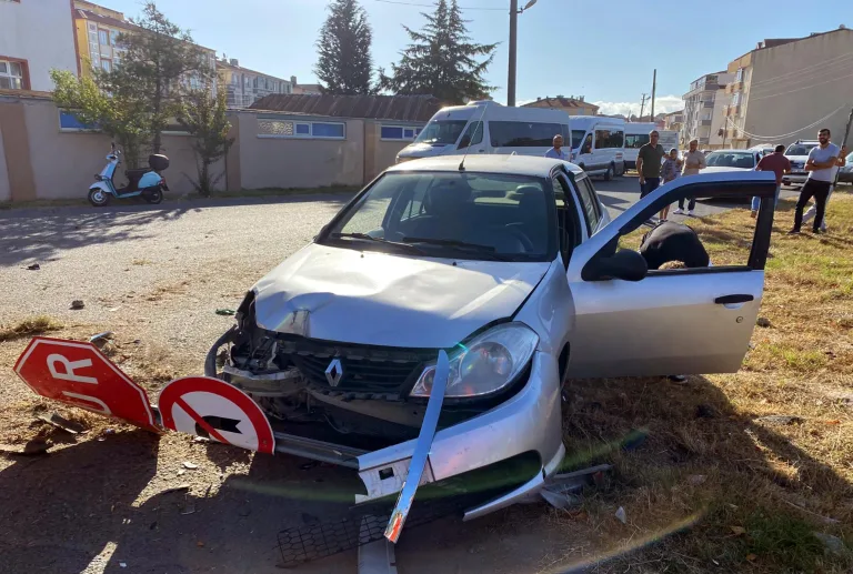 Otomobilin Çarptığı 7 Yaşındaki Melih Ağır Yaralandı!