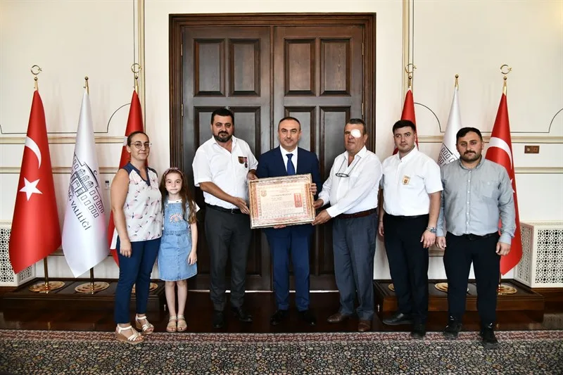 Türkiye Harp Malulü Gaziler, Şehit Dul ve Yetimleri Derneği Başkanı ve Derneğe Üye Gaziler Vali Soytürk’ü Ziyaret Etti Türkiye Harp Malulü Gaziler, Şehit Dul ve Yetimleri Derneği Başkanı ve Derneğe Üye Gaziler Vali Soytürk’ü Ziyaret Etti