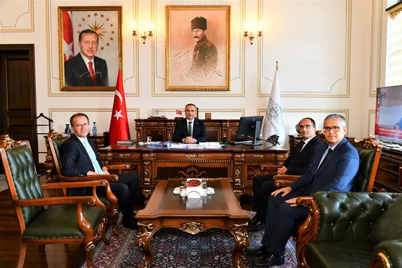 Vakıfbank Bölge Müdüründen Vali Soytürk’e Ziyaret Vakıfbank Bölge Müdüründen Vali Soytürk’e Ziyaret