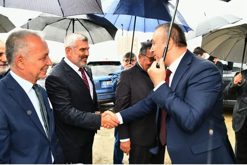 Vali Soytürk Aile Sağlığı Merkezi ile 112 Acil Sağlık Hizmetleri İstasyonu’nun Temel Atma Töreni’ne Katıldı Vali Soytürk Aile Sağlığı Merkezi ile 112 Acil Sağlık Hizmetleri İstasyonu’nun Temel Atma Töreni’ne Katıldı