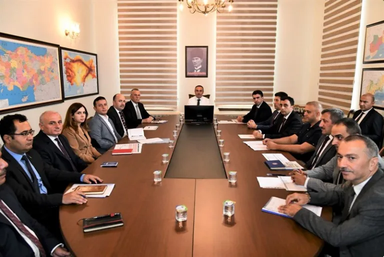 Vali Soytürk Başkanlığında Eğitim Yatırımları Değerlendirme Toplantısı Yapıldı