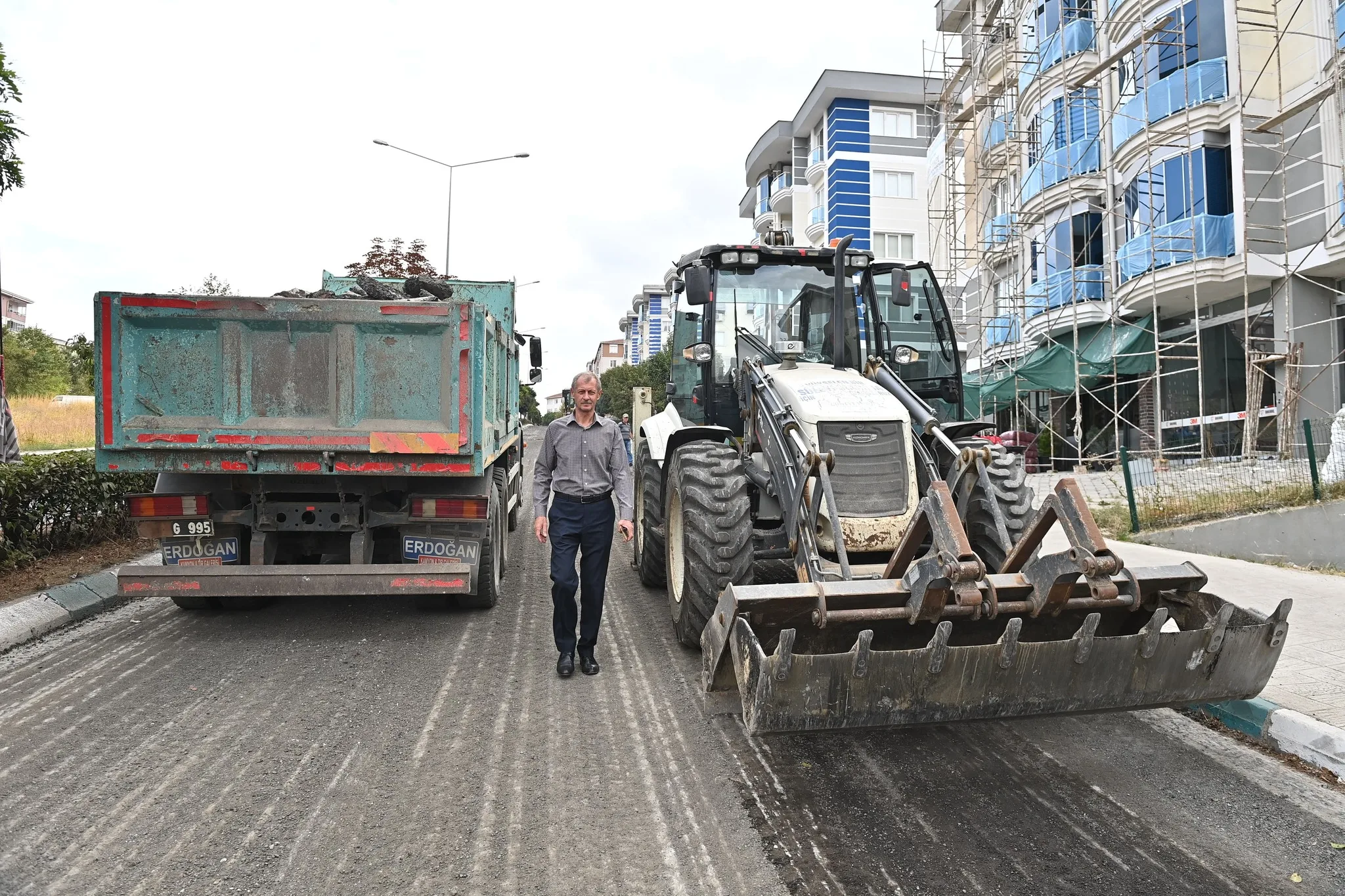 Yol çalışmaları tam gaz sürüyor Yol çalışmaları tam gaz sürüyor