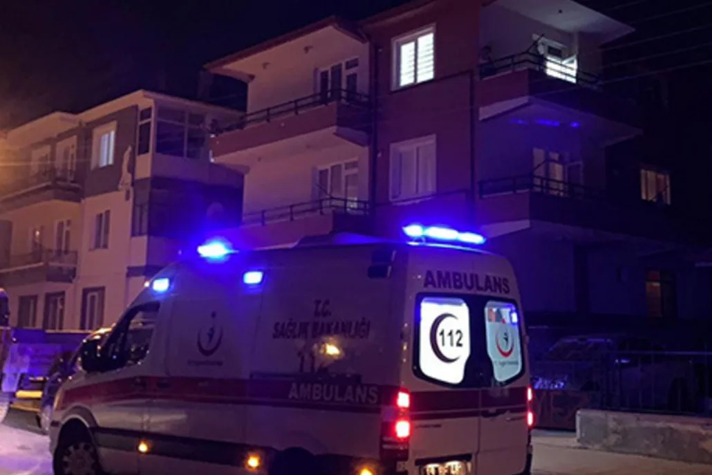 25 Yaşındaki Genç Evinin Balkonunda Ölü Bulundu 25 Yaşındaki Genç Evinin Balkonunda Ölü Bulundu
