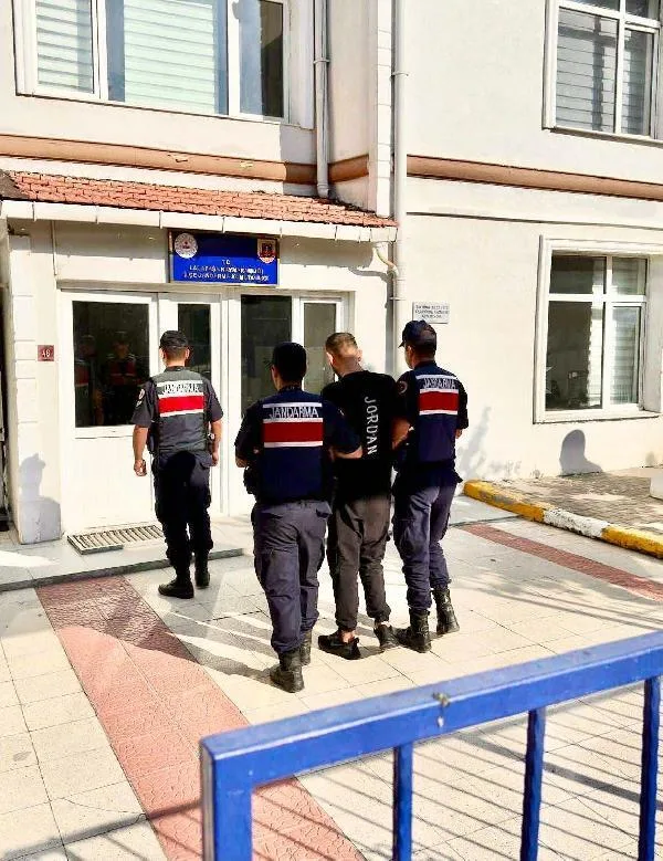 ‘Askeri personelim’ diyerek dolandırdı, jandarmaya yakalanıp tutuklandı