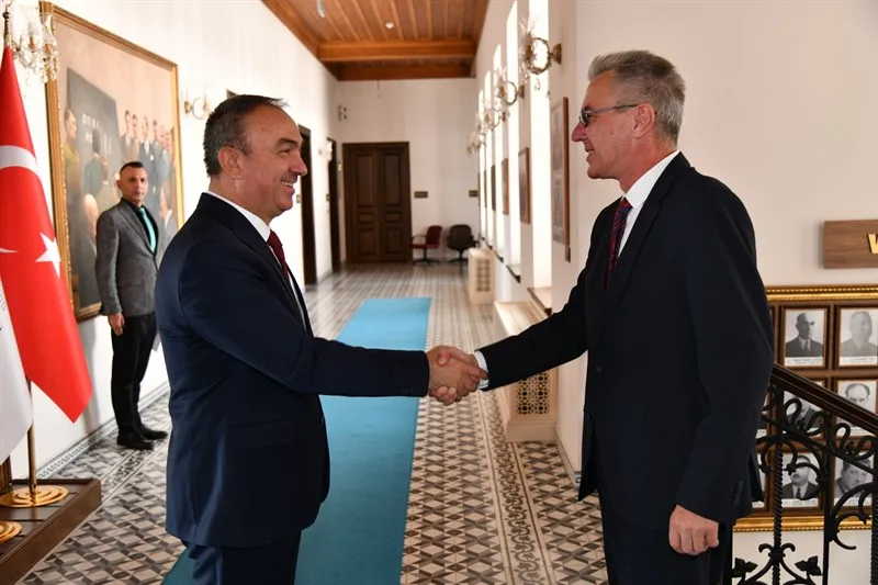 Bulgaristan Edirne Başkonsolosu Vali Soytürk’ü Ziyaret Etti Bulgaristan Edirne Başkonsolosu Vali Soytürk’ü Ziyaret Etti