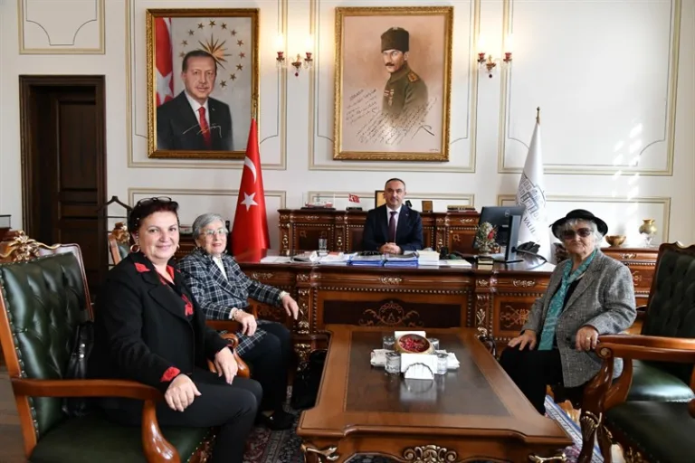 Çağdaş Yaşamı Destekleme Derneği Başkanı Güral Vali Soytürk’ü Ziyaret Etti