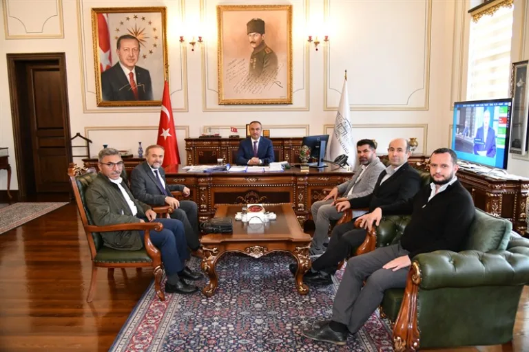 Çorlu İlim Yayma Cemiyeti Başkan ve Yönetiminden Vali Soytürk’e Ziyaret