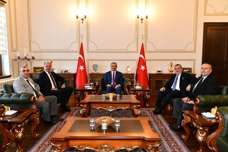 İş İnsanı Tuğlu’dan Vali Soytürk’e Ziyaret İş İnsanı Tuğlu’dan Vali Soytürk’e Ziyaret