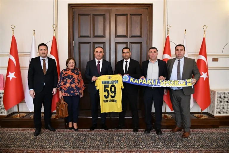 Kapaklı Belediye Başkan Yardımcısı Gökhan Çevik ve Kapaklıspor Kulubü Kulüp Başkanı Cengiz Vural, Vali Recep Soytürk’ü Ziyaret Etti