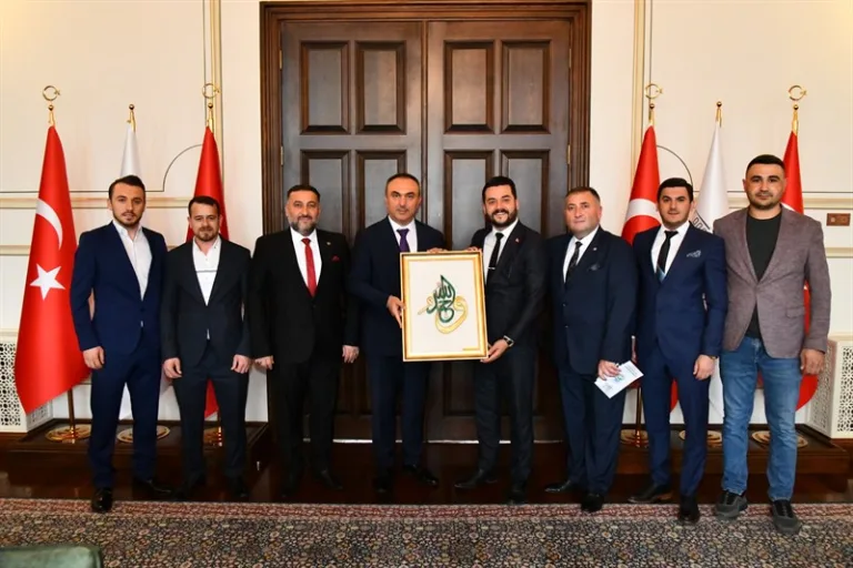 Kapaklı Samsun Alaçamlılar Derneği Başkan ve Üyelerinden Vali Soytürk’e Ziyaret
