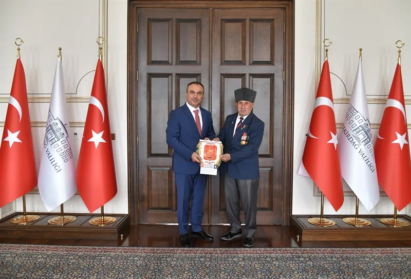 Muharip Gaziler Derneği Başkanı Güz’den Vali Soytürk’e Ziyaret Muharip Gaziler Derneği Başkanı Güz’den Vali Soytürk’e Ziyaret