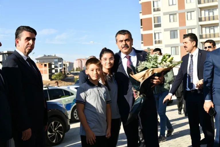 Necati Perihan Kervancı Ortaokulunun Açılışı Gerçekleştirildi