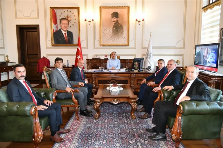 Süleymanpaşa Esnaf ve Sanatkarlar Kredi ve Kefalet Kooperatifi Başkanı Şılga ve Yönetim Kurulu Üyelerinden Vali Soytürk’e Ziyaret