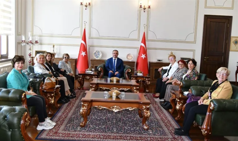 Türkiye Yardım Sevenler Derneği Şube Başkanı ve Üyelerinden Vali Soytürk’e Ziyaret