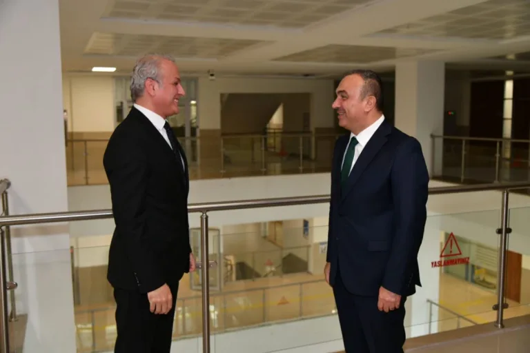 Vali Soytürk 2. İdare Mahkemesi Başkanı Karaaslan’a İade-i Ziyarette Bulundu