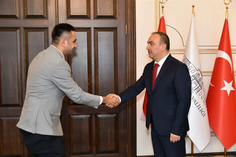 Deniz ve Liman İşletmeciliği Mezunlar Derneği Başkanı Vali Soytürk’ü Ziyaret Etti
