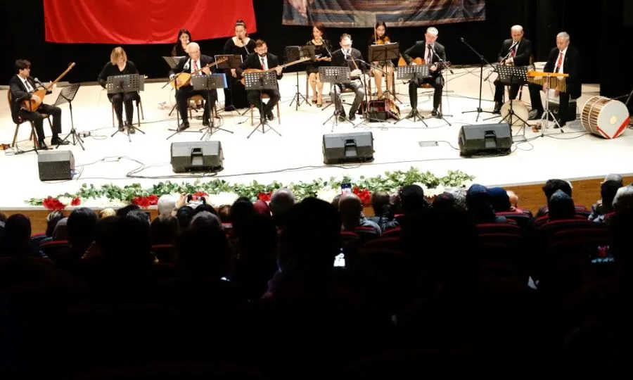 Ergene Belediyesi’nden öğretmenler günü konseri Ergene Belediyesi’nden öğretmenler günü konseri