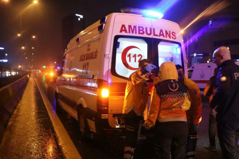 Kayganlaşan Yolda Bariyere Çarptı: 1 Ölü, 1 Yaralı