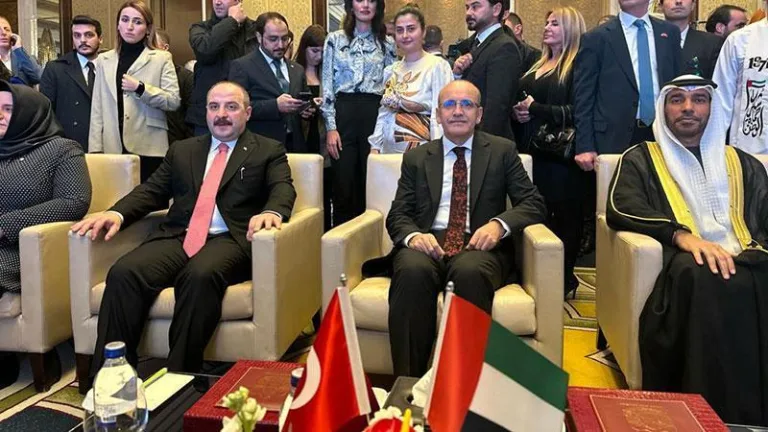 Mehmet Şimşek: BAE ile ticaret hacmimizi 5 yılda 25 milyar doların üzerine çıkartmayı hedefliyoruz | Ekonomi