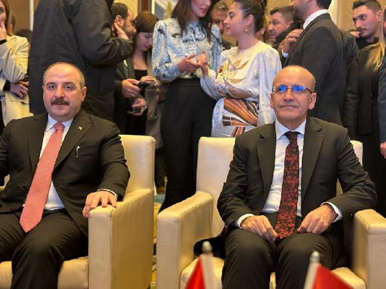 Mehmet Şimşek: BAE ile ticaret hacmimizi 5 yılda 25 milyar doların üzerine çıkartmayı hedefliyoruz