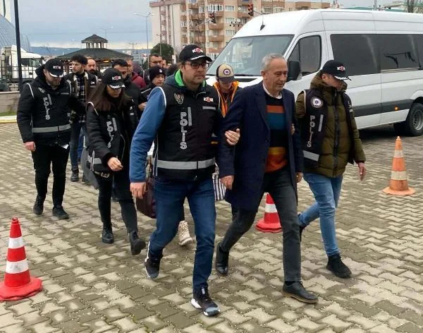 Rüşvet sanığı eski başkan: Suçlamaları kabul etmiyorum, yargılanmak istiyorum | Çanakkale