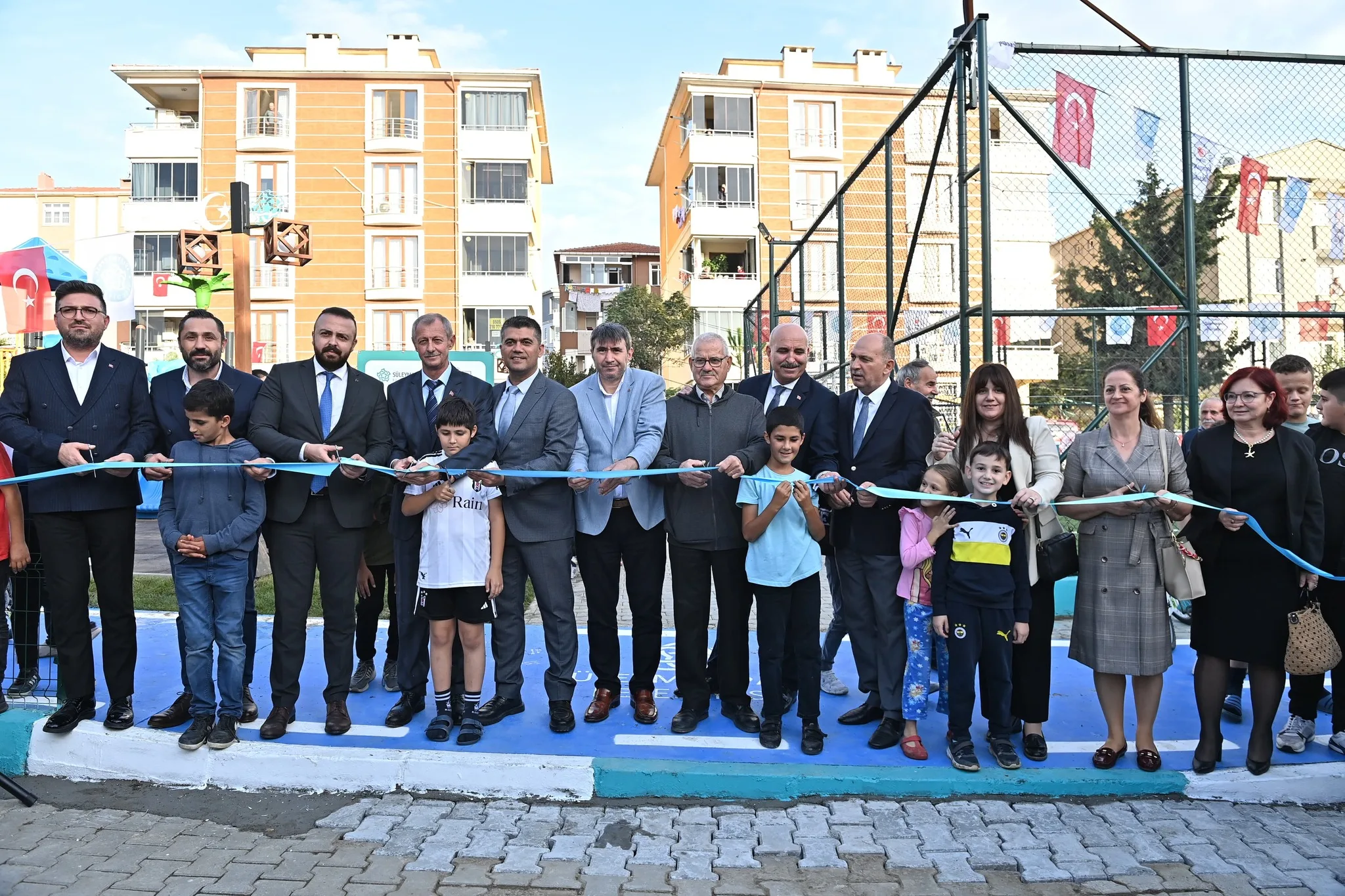 Sil baştan yenilenen Mehmetçik Parkı törenle açıldı Sil baştan yenilenen Mehmetçik Parkı törenle açıldı