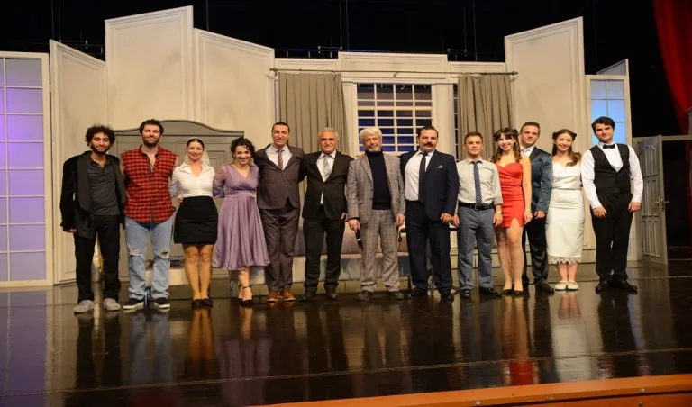 TBB Şehir Tiyatrosu Kırşehirli Tiyatroseverlerle Buluştu