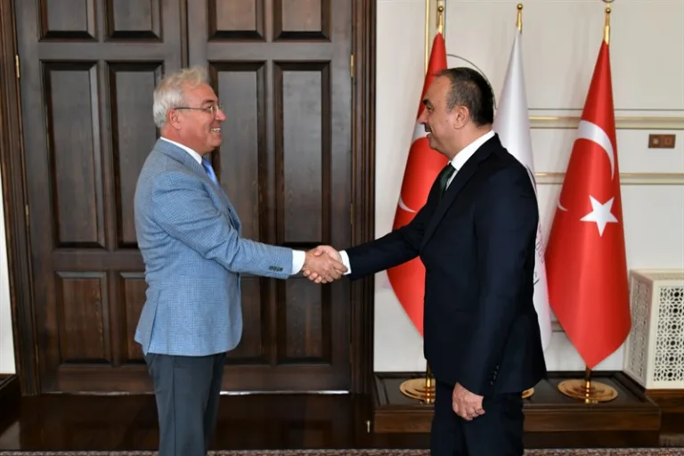 Tıp Fakültesi Dekanı Gültekin Vali Soytürk’ü Ziyaret Etti