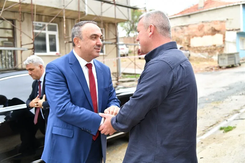 Vali Soytürk Malkara’da Şehit Ailesini Ziyaret Etti Vali Soytürk Malkara’da Şehit Ailesini Ziyaret Etti