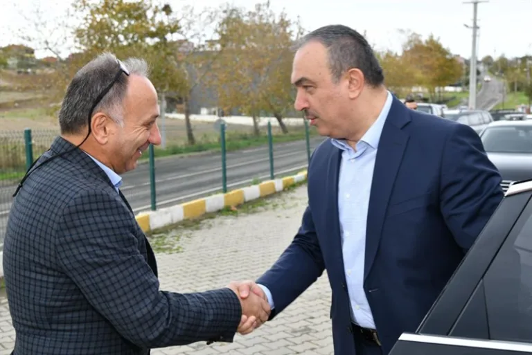 Vali Soytürk ve Eşi Nurdan Soytürk Karadeniz İlleri Derneğini Ziyaret Etti