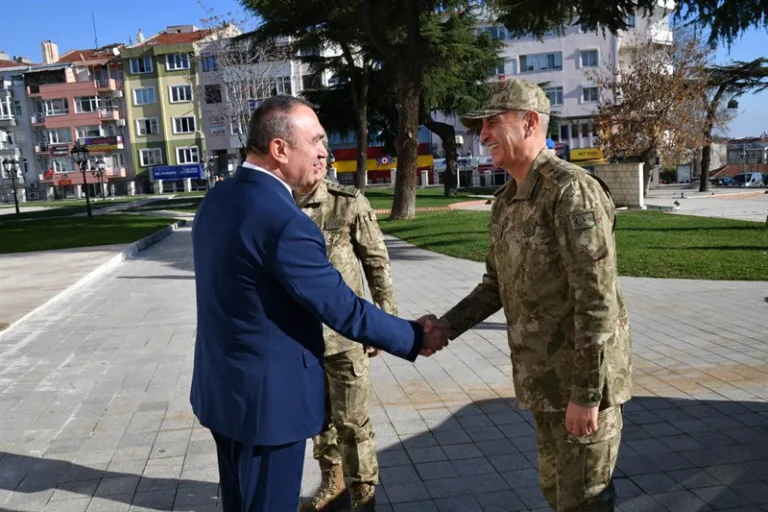 1’inci Ordu Komutanı Vali Soytürk’ü Ziyaret Etti