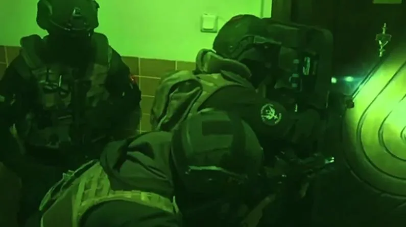 DEAŞ Operasyonu: 19 Şüpheli Yakalandı! DEAŞ Operasyonu: 19 Şüpheli Yakalandı!