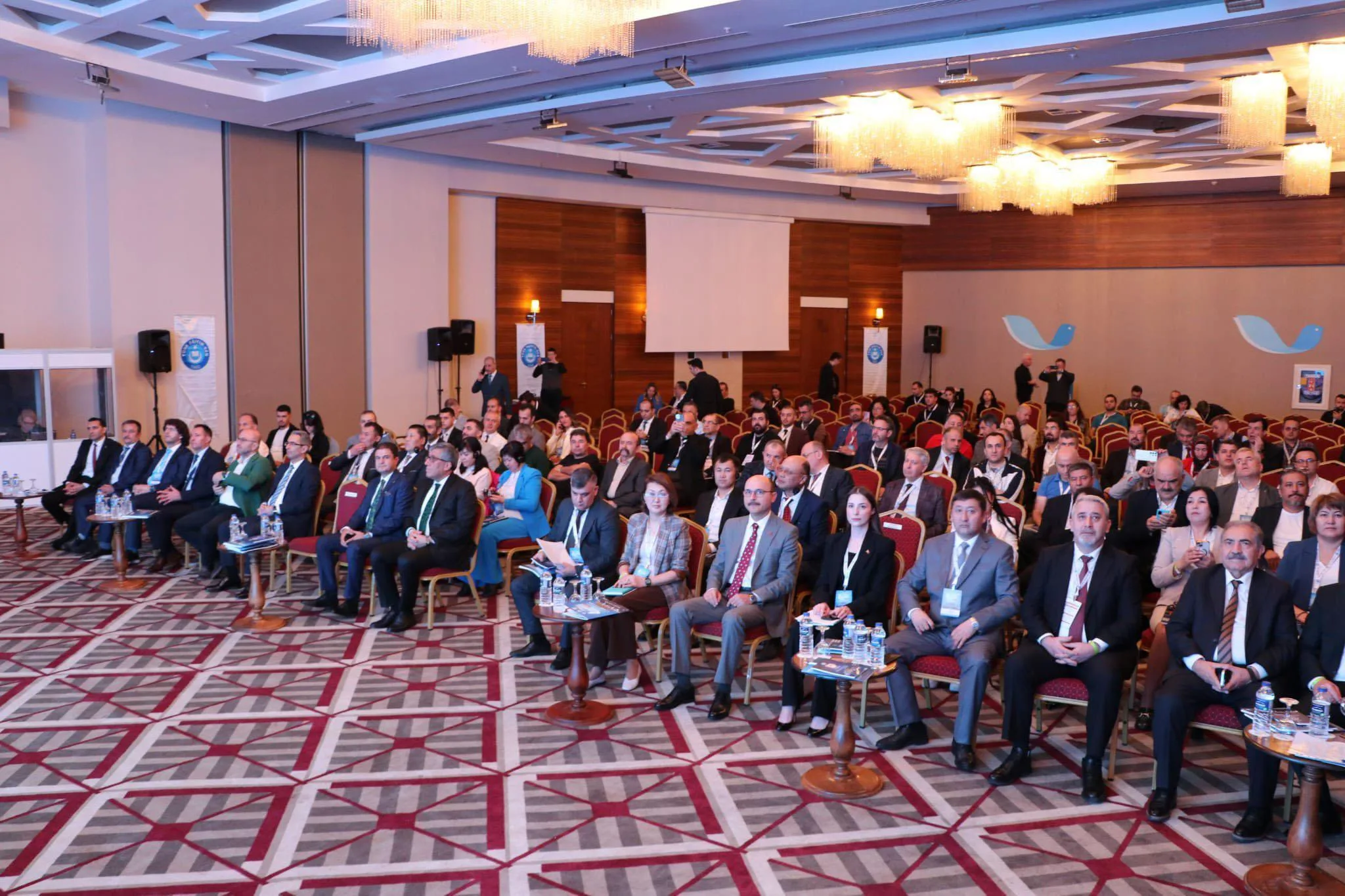 4’üncü Uluslararası Türk Dünyası Mühendislik ve Fen Bilimleri Kongresi başladı | Ekonomi