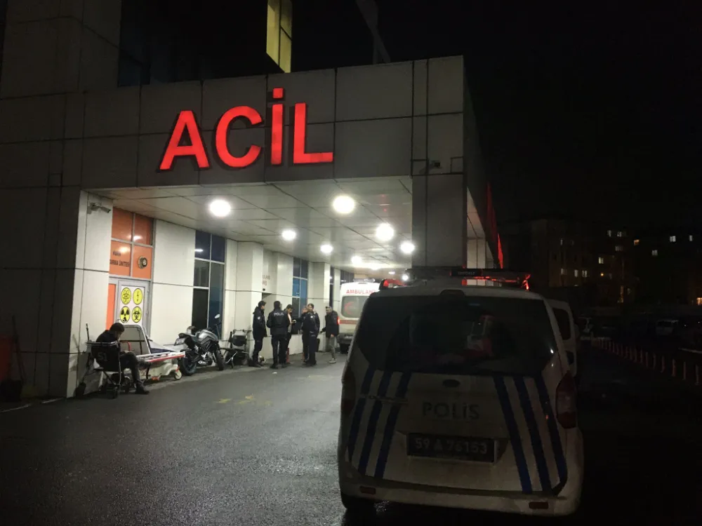 Yolcu Minibüsü İle Otomobil Çarpıştı; 5 Yaralı Yolcu Minibüsü İle Otomobil Çarpıştı; 5 Yaralı