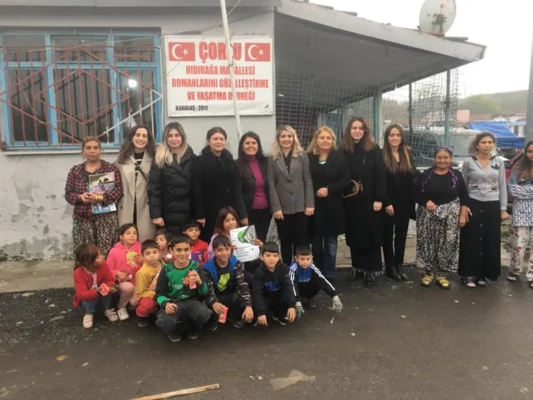 Komisyon Üyeleri Roman Vatandaşlarla Buluştu
