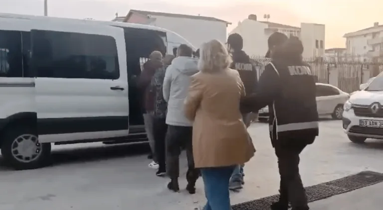 Tapuda Rüşvet Operasyonunda 8 Şüpheli Adliyede