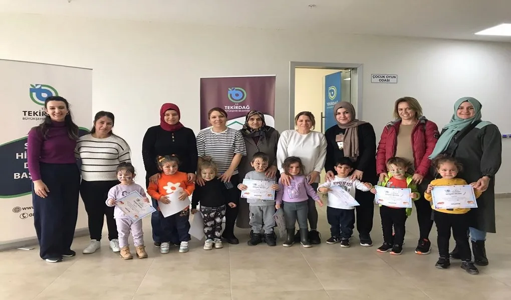 ÇOCUK ETKİNLİKLERİ GRUBUNDA BELGE TÖRENİ GERÇEKLEŞTİRİLDİ ÇOCUK ETKİNLİKLERİ GRUBUNDA BELGE TÖRENİ GERÇEKLEŞTİRİLDİ