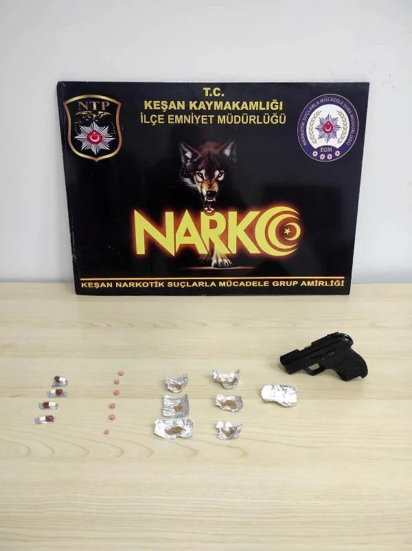 Edirne’de uyuşturucu ve silah ele geçirildi; 2 gözaltı