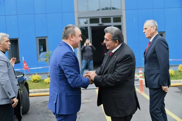 Vali Soytürk Henateks’i Ziyaret Etti