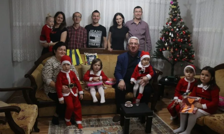 Başkan Yüksel Yılbaşı Gecesinde Vatandaşları Ziyaret Etti Başkan Yüksel Yılbaşı Gecesinde Vatandaşları Ziyaret Etti