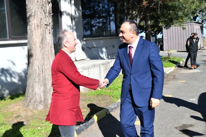Vali Soytürk Koleksiyon Mobilya’yı Ziyaret Etti Vali Soytürk Koleksiyon Mobilya’yı Ziyaret Etti