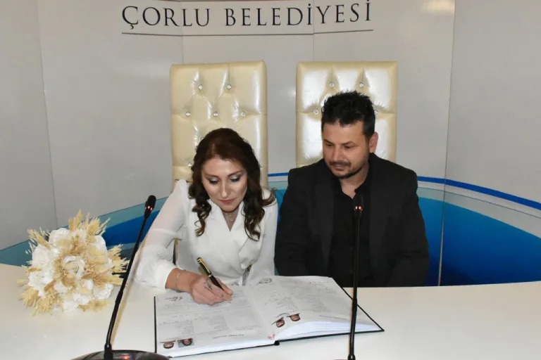 Sevgililer Gününde 15 Çiftin Nikahı Kıyıldı