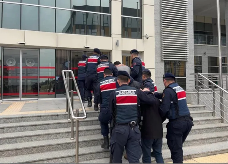 Bulgaristan sınırında 11 göçmen yakalandı, 2 organizatör tutuklandı