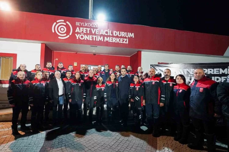 Tekirdağ’da, 6 Şubat Depreminde Hayatını Kaybedenler Anıldı Tekirdağ’da, 6 Şubat Depreminde Hayatını Kaybedenler Anıldı
