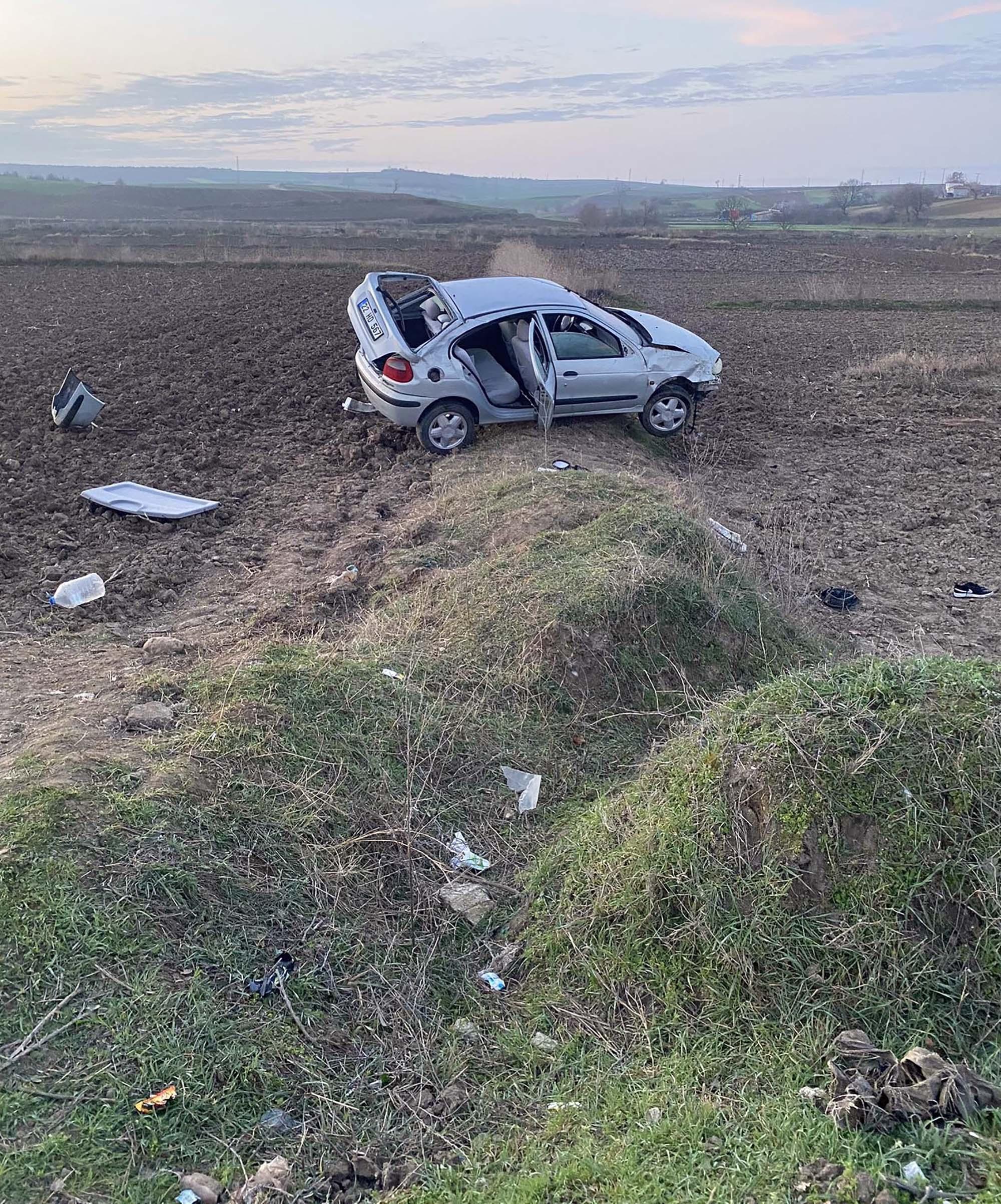 Takla Atan Otomobilde Sürücü Hayatını Kaybetti Takla Atan Otomobilde Sürücü Hayatını Kaybetti