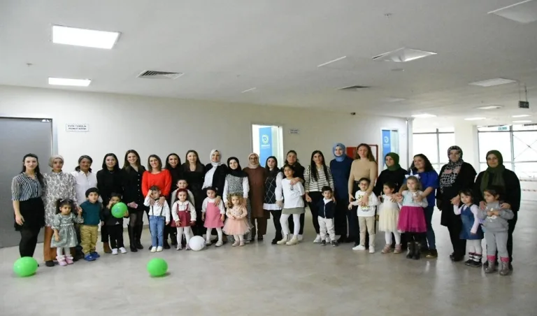 KADIN ÇALIŞMALARI ATÖLYESİ İLE ÇOCUK ETKİNLİKLERİ GRUBU KATILIMCILARI İÇİN BELGE TÖRENİ DÜZENLENDİ